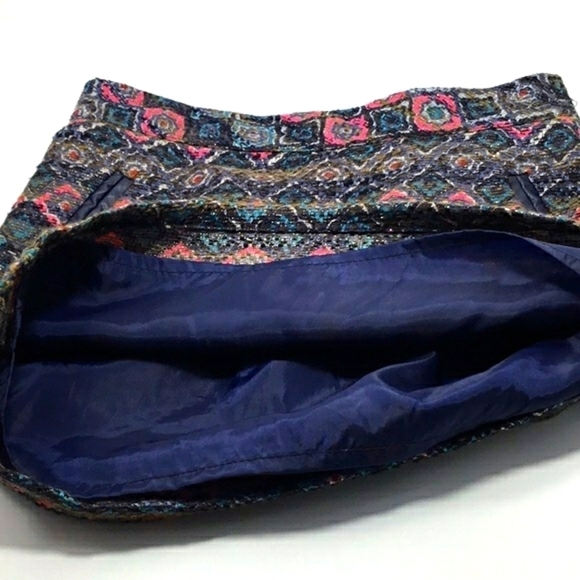 Genuine Kids From Oshkosh Pink Navy Blue and Metallic Embroidered Skirt Size 5T - Picture 6 of 8